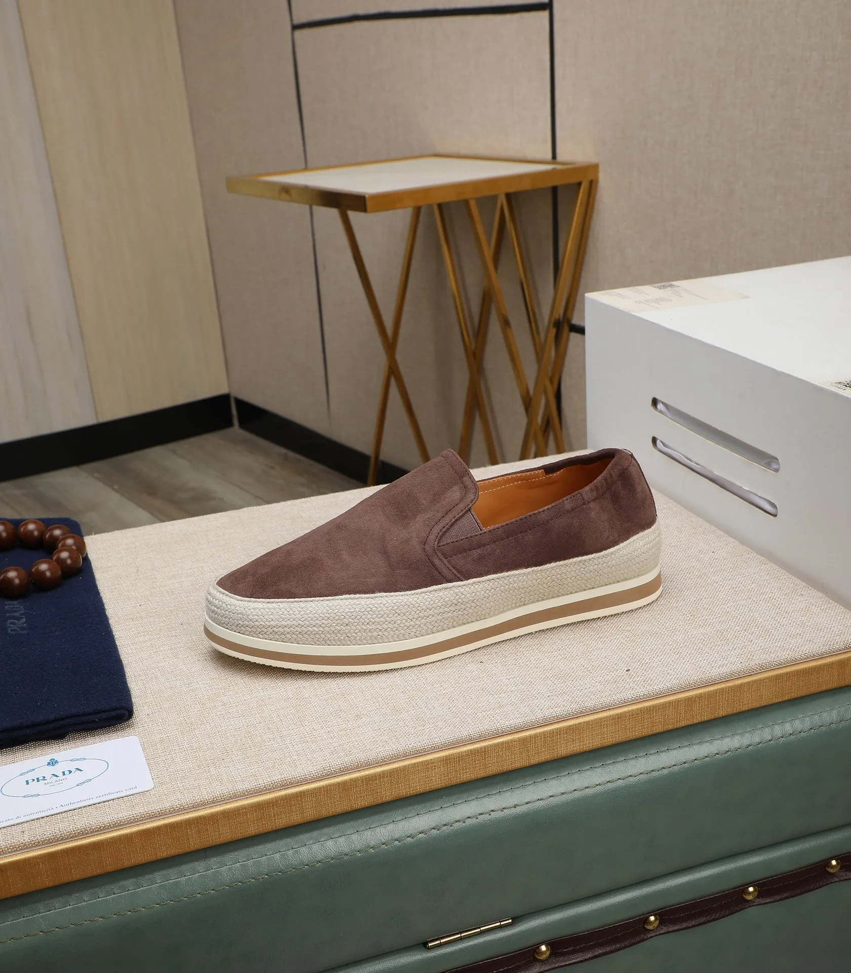 Men's men's shoes 💰460 high-end version. PRADA (Prada) men's casual style, compare the quality at the counter 🧚🏿♂️Imported cowhide fabric 🐎Water-dyed comfortable and soft cowhide lining for feet 🐂Genuine leather outsole with label 🎉 Size 38-44. Can be customized for 45💥🏆